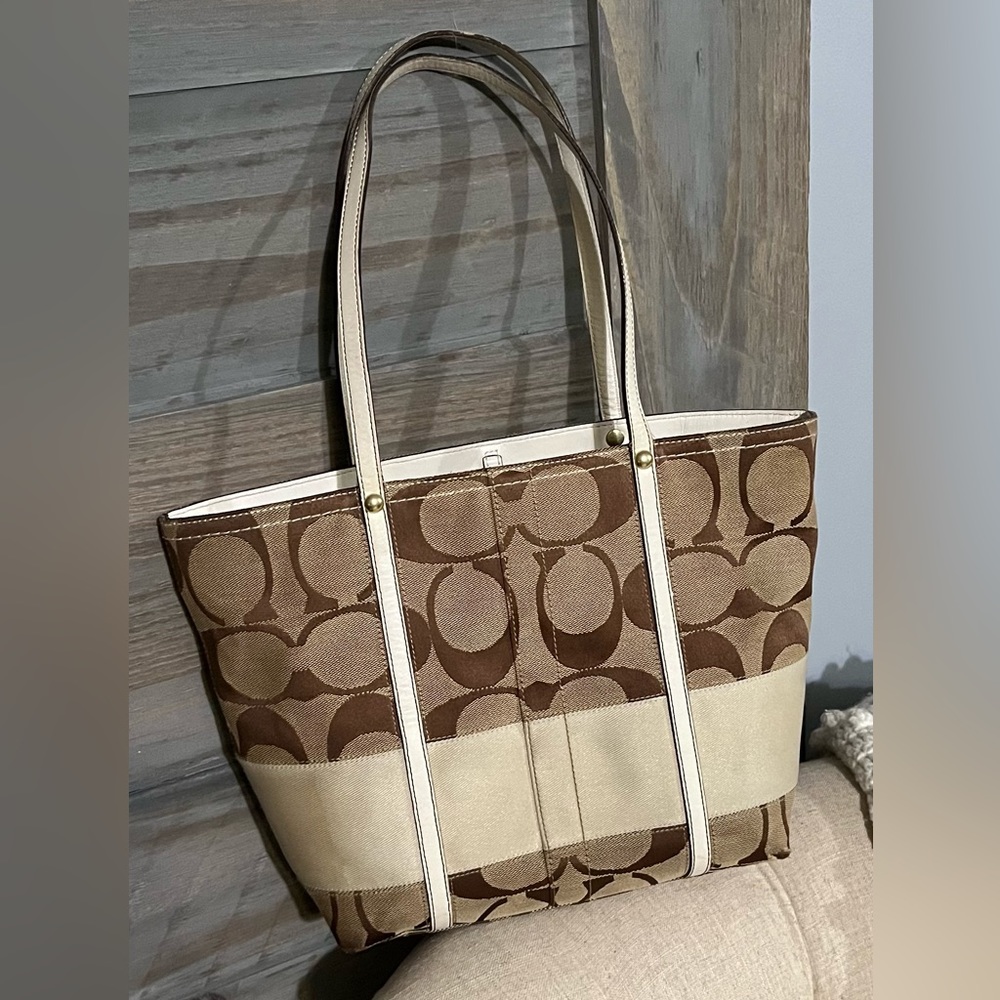 Vintage Coach shoulder bag